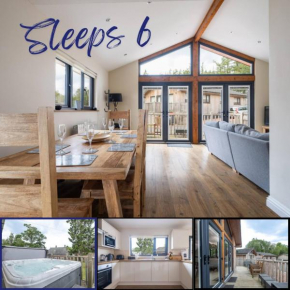 Beautiful Lodge With Hot Tub & Outdoor Dining